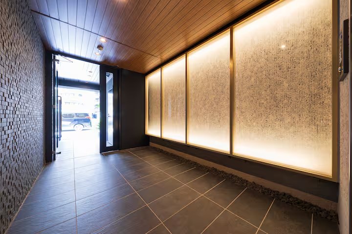 塩草ホテル — 10 階建て新築